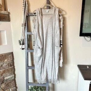 Cupcakes and Cashmere  hooded Gray Knit Cardigan Fringe Bottom Size S #331